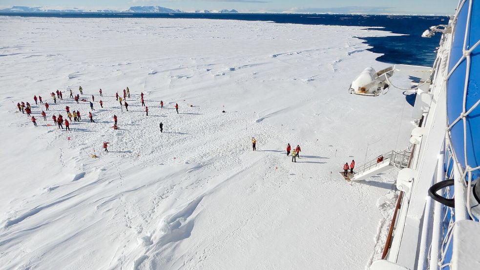 Immer mehr Menschen wollen ins ewige Eis der Antarktis reisen - auch wegen sozialer Netzwerke. Foto: Ricardo Roura/dpa