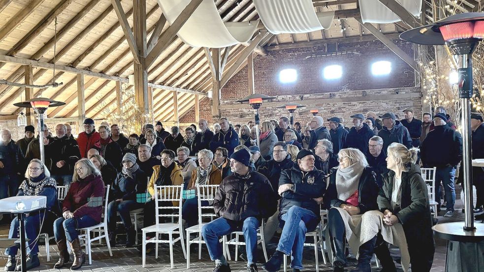 Rund 140 Interessierte waren zusammengekommen. Ein Vorstandsteam der BI soll sich zeitnah finden und im März oder April die Arbeit aufnehmen. Foto: Karin Böhmer