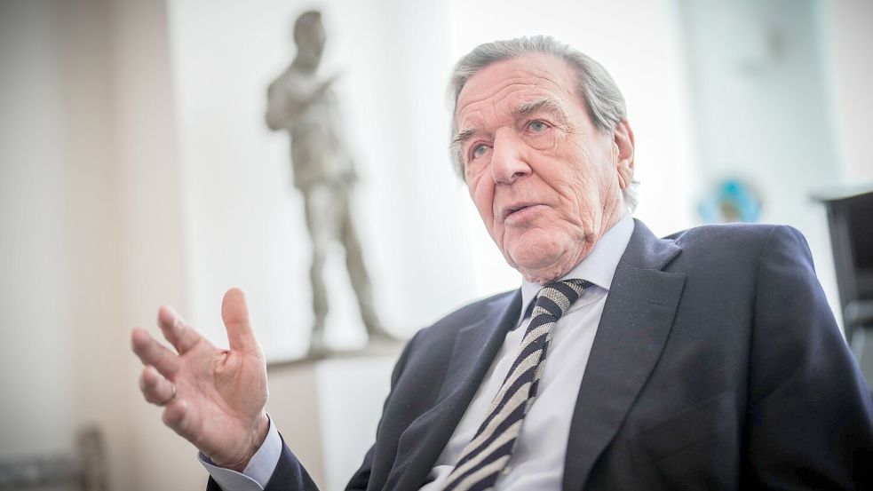 Ex-Kanzler Gerhard Schröder (SPD) hat sich wegen einer Burnout-Diagnose in klinische Behandlung begeben. Foto: Michael Kappeler/dpa