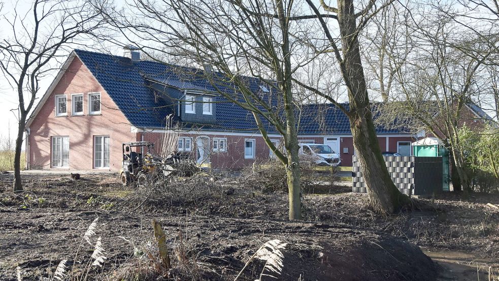 Der Kinderarzt wird in dem Gebäude des früheren Kindergartens in Siegelsum nicht nur arbeiten, sondern auch mit seiner Familie wohnen. Foto: Thomas Dirks