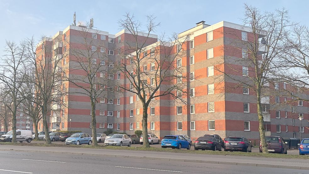 In Emden sind zum Beispiel die Wohnblöcke an der Wilhelm-Leuschner-Straße betroffen. Foto: Kabernagel