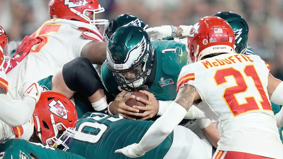 Hurts und die Eagles wollen es besser machen als vor zwei Jahren Foto: Ashley Landis/AP/dpa