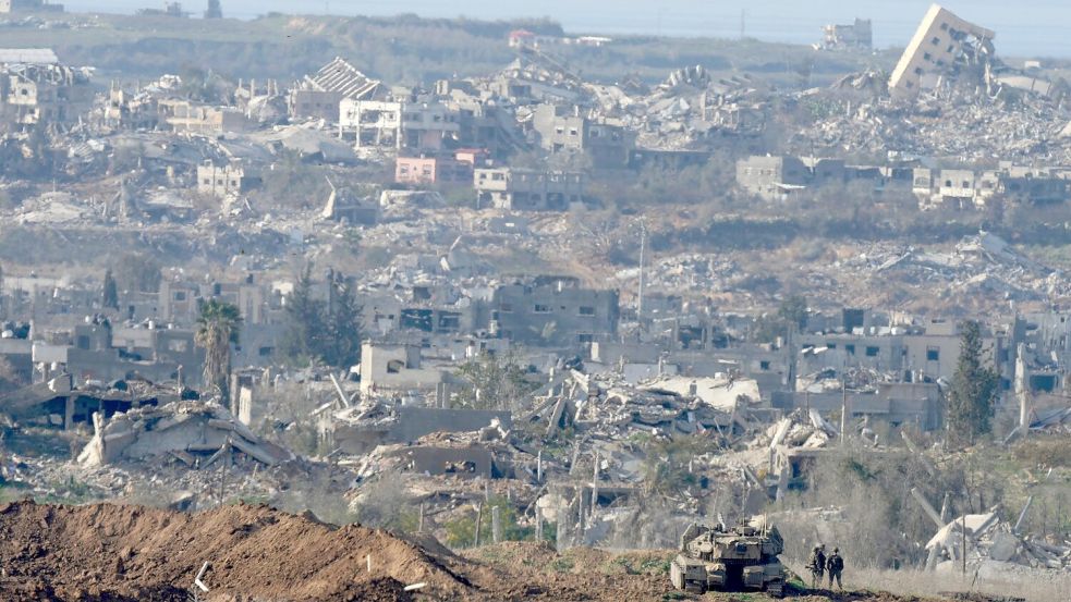 Nach palästinensischen Angaben starben im Gazastreifen vier Menschen durch israelisches Feuer. (Archivbild) Foto: Ohad Zwigenberg/AP/dpa