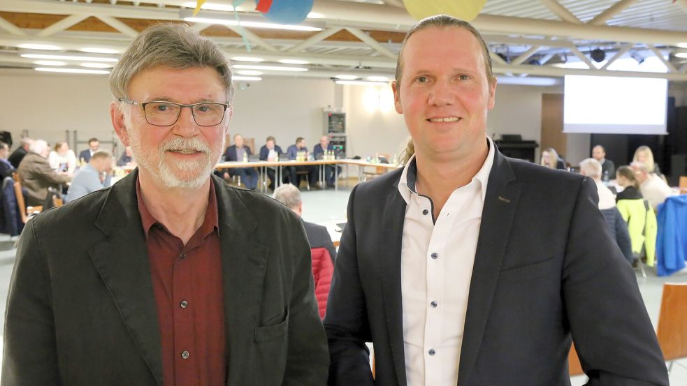 Steffen Wirsik (Grüne, links), der parteilose Jochen Beekhuis (rechts) und Marcus Stahl (Die Linke, an diesem Sitzungstag krank) haben sich zu einer Gruppe zusammengetan. Foto: Böning