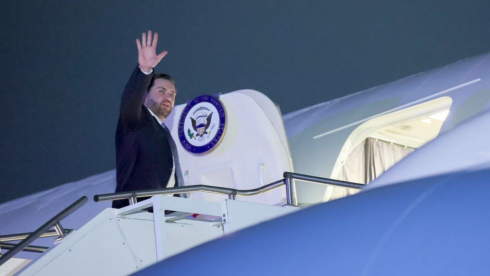 US-Vizepräsident Vance reiste am Freitag wieder ab - und ließ viele in München irritiert zurück. Foto: Leah Millis/Pool Reuters/AP/dpa