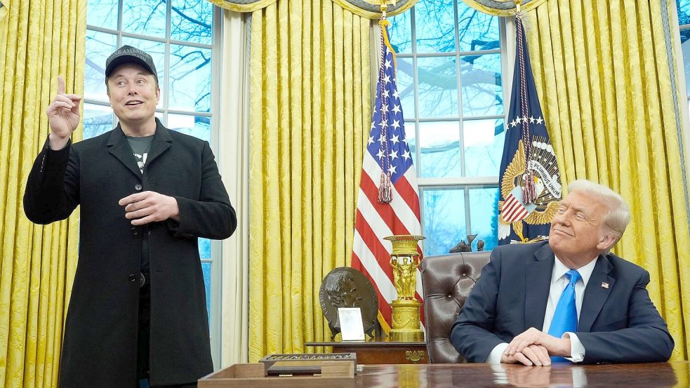 Zwei, die sich verstehen: Tech-Milliardär Elon Musk und US-Präsident Donald Trump. (Archiv) Foto: Alex Brandon/AP/dpa