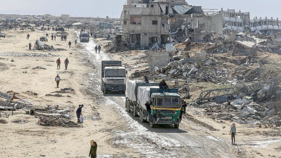 Lastwagen mit humanitären Hilfsgütern im Gazastreifen. (Archivbild) Foto: Abed Rahim Khatib/dpa