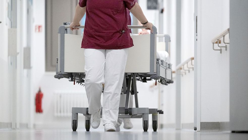 Beschäftigte in kommunalen Kliniken sind für Donnerstag zum Warnstreik aufgerufen. (Archivbild) Foto: Marijan Murat/dpa