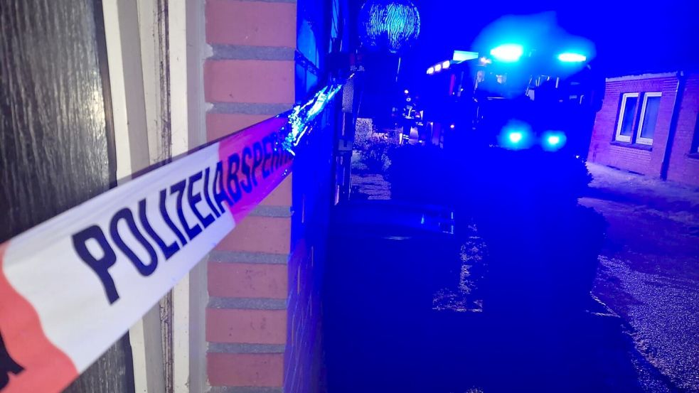 Die Feuerwehr Oldersum rückte in der Nacht zu Dienstag zu einem Hausbrand aus. Foto: Freiwillige Feuerwehr Oldersum