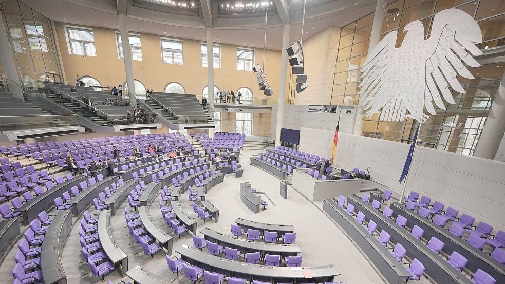 Im neu gewählten Bundestag sind Frauen mit einem Anteil von 32,4 Prozent deutlich unterrepräsentiert. (Archivbild) Foto: Michael Kappeler/dpa