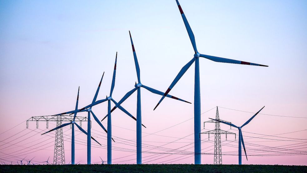 Wind ist der wichtigste erneuerbare Stromlieferant im Osten. (Archivbild) Foto: Jan Woitas/dpa