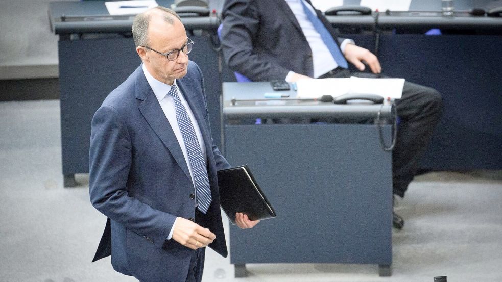 Der wahrscheinliche künftige Kanzler Friedrich Merz (CDU) wirbt weiter um Mehrheiten für das geplante Schuldenpaket von Union und SPD. Foto: Bernd von Jutrczenka/dpa