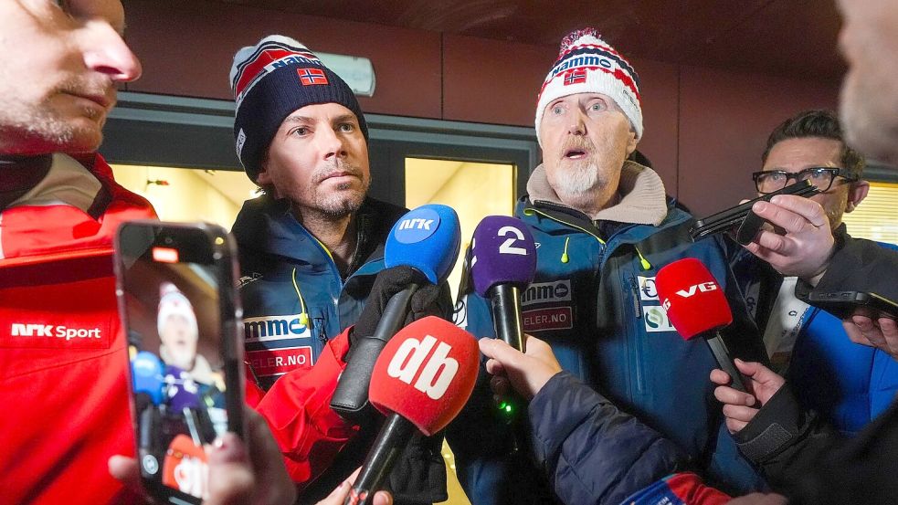 Wer wusste was? Norwegens Sportchef Aalbu (r.) steht unter Druck. Foto: Terje Pedersen/NTB/dpa