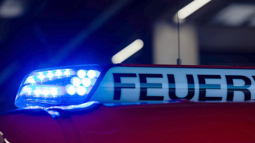 Die Feuerwehr war in der Nacht aufgrund brennender Autos mehrmals im Einsatz. (Symbolbild) Foto: Rolf Vennenbernd/dpa