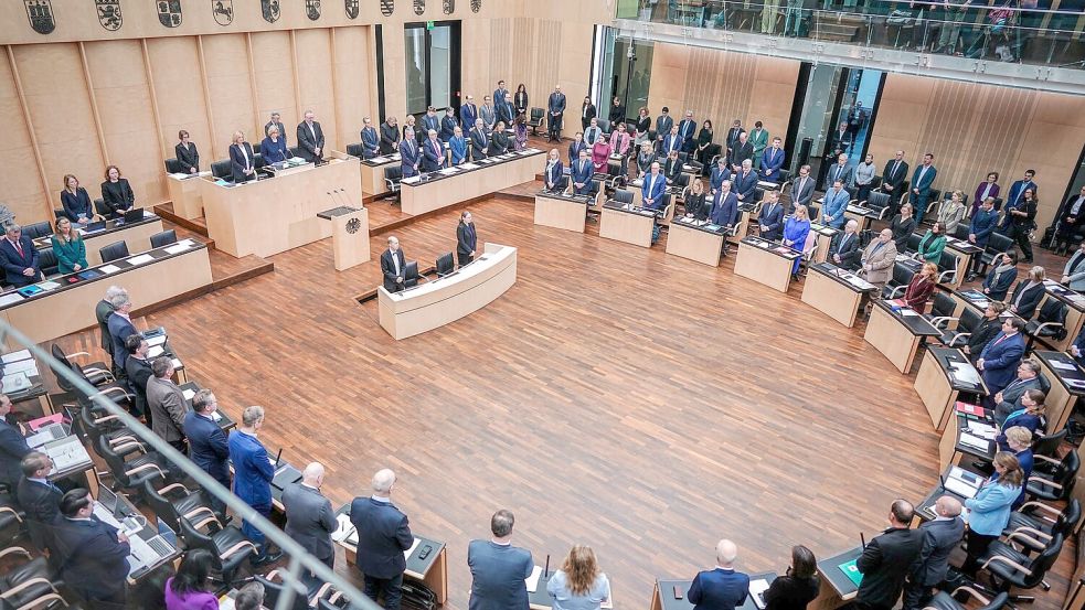 Die Grundgesetzänderungen können nur in Kraft treten, wenn auch der Bundesrat am Freitag mit Zweidrittelmehrheit zustimmt. (Archivfoto) Foto: Kay Nietfeld/dpa