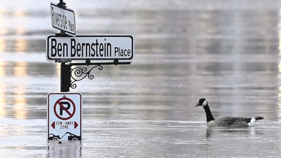 Mehrere Bundesstaaten erleben rekordverdächtige Regenfälle. Foto: Carolyn Kaster/AP/dpa