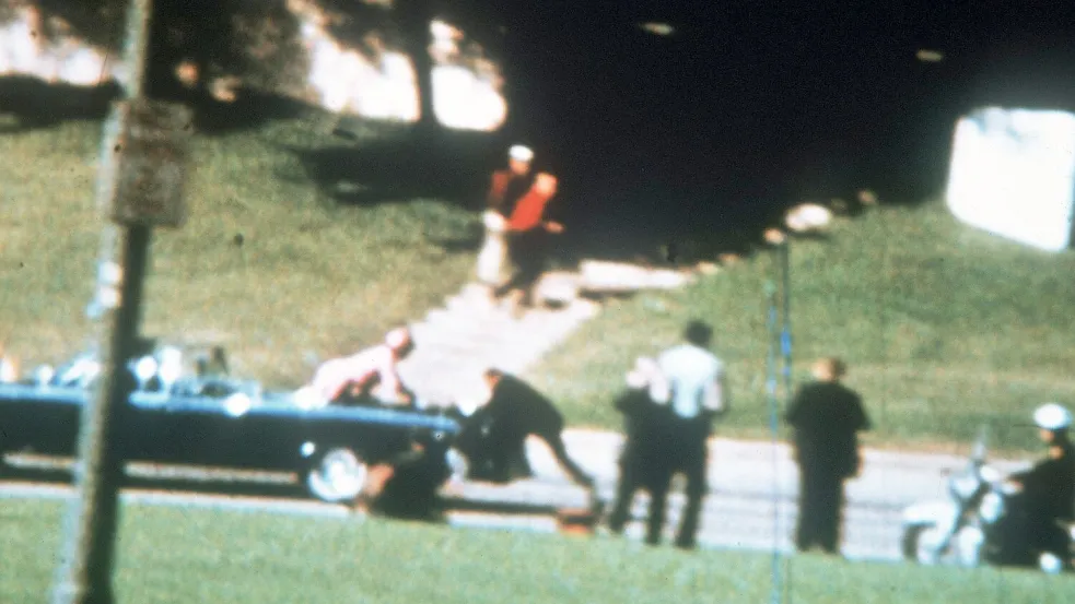 Die Ermordung von US-Präsident John F. Kennedy wurde von vielen Westdeutschen als traumatisch erlebt (Archivbild). Foto: -/UPI/dpa