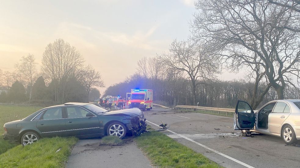 Autos Zusammengestoßen: Drei Verletzte Bei Unfall Auf B 72 In Großefehn ...