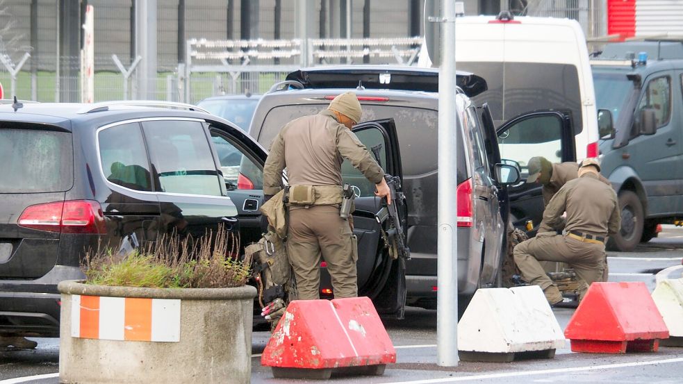 Hamburg: Nach 18 Stunden: So Brachte Die Hamburger Polizei Den ...