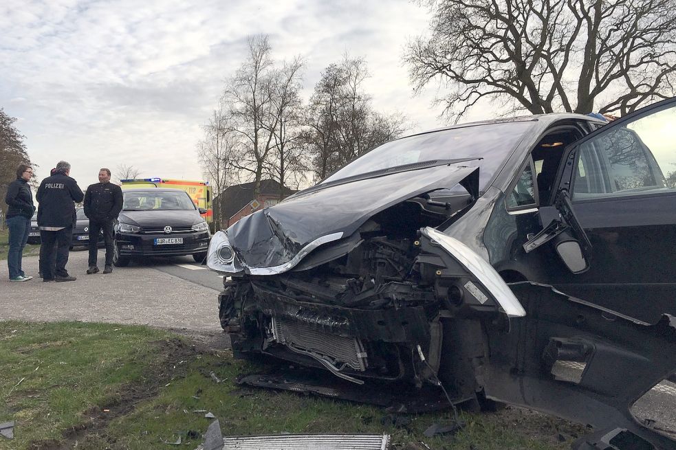 Schwerer Unfall Auf B 72 - Ostfriesische Nachrichten