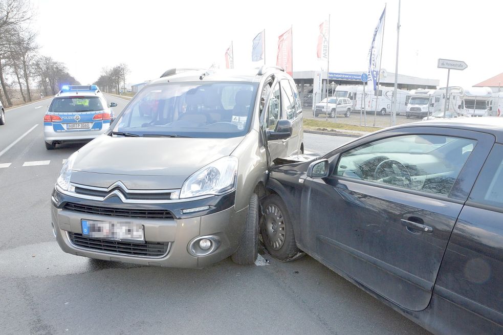 Vier Verletzte Bei Unfall In Upgant-Schott - Ostfriesische Nachrichten